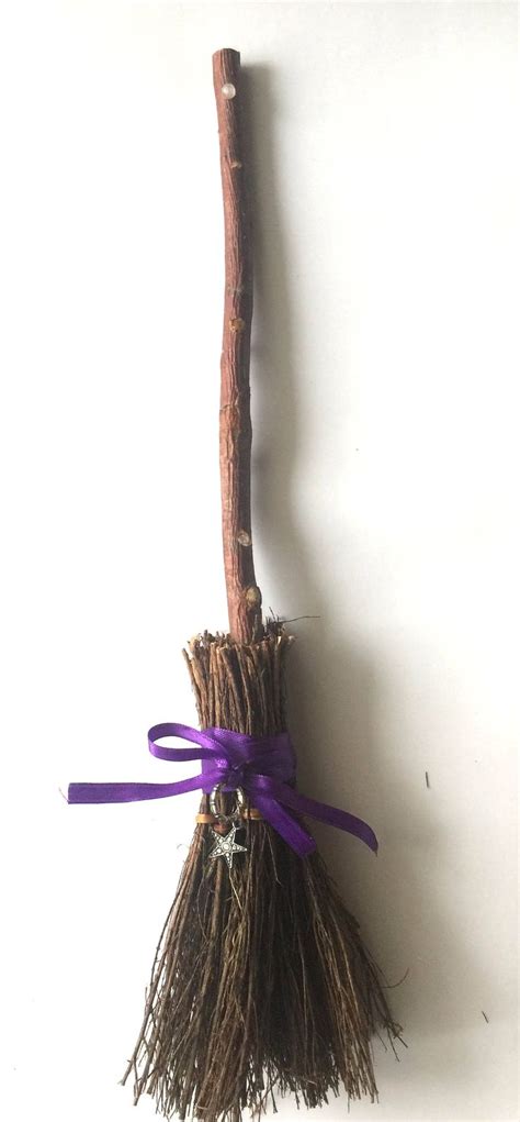 Twisted witchcraft brush